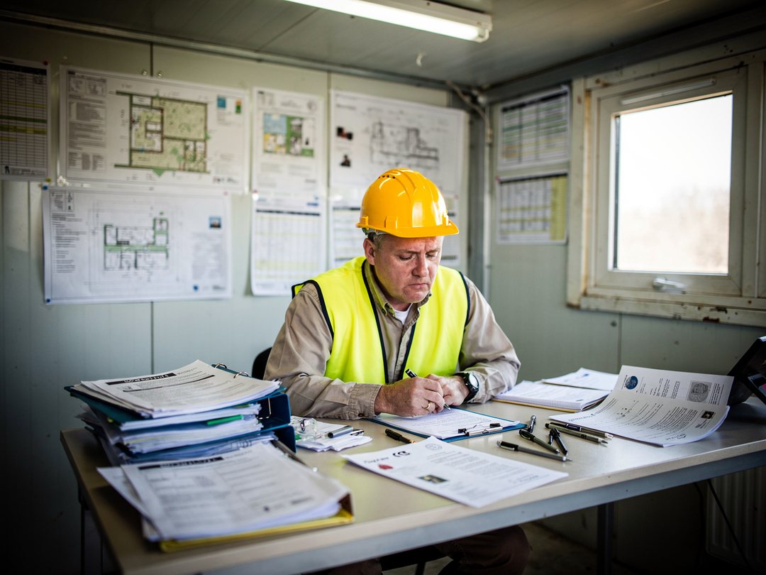 Hiring the traditional way in construction & engineering